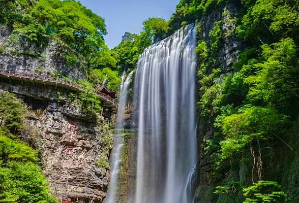 宜昌二日游旅游团 宜昌三峡大瀑布、两坝一峡、三峡大坝二日游（宜昌本地旅行社）